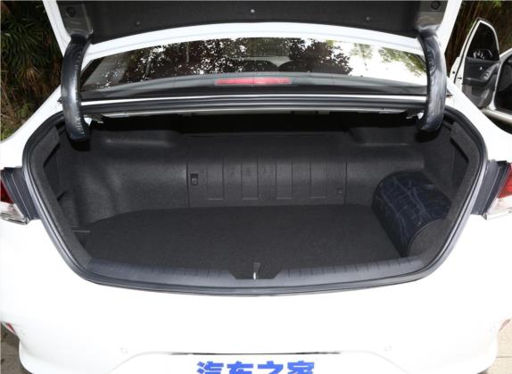 索纳塔插电混动 2018款 2.0 PHE智享版 国VI 车厢座椅   后备厢