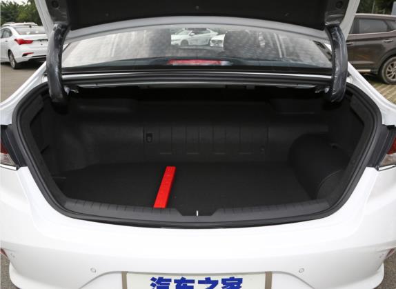 索纳塔插电混动 2018款 2.0 PHS智联版 国VI 车厢座椅   后备厢