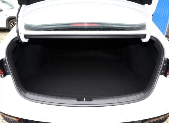菲斯塔 2019款 280TGDi 智享版 国VI 车厢座椅   后备厢