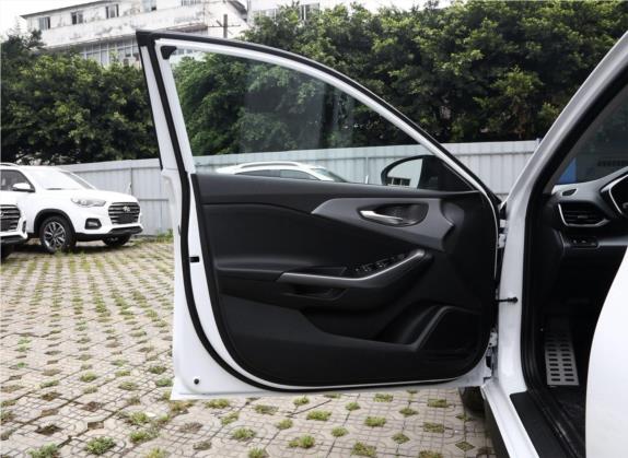 菲斯塔 2019款 280TGDi 智享版 国VI 车厢座椅   前门板
