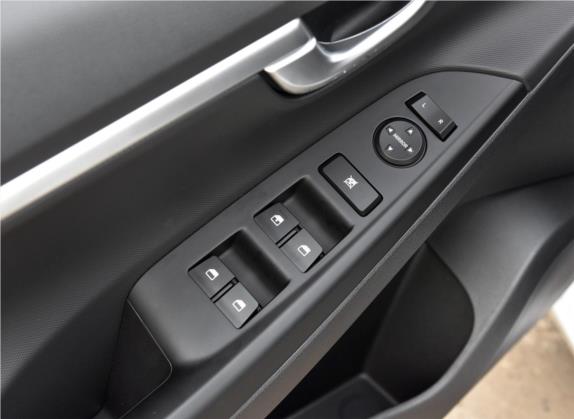 逸行 2018款 1.6L 自动逸心型 国V 车厢座椅   门窗控制