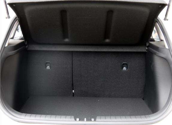 逸行 2018款 1.6L 自动逸享型 国V 车厢座椅   后备厢