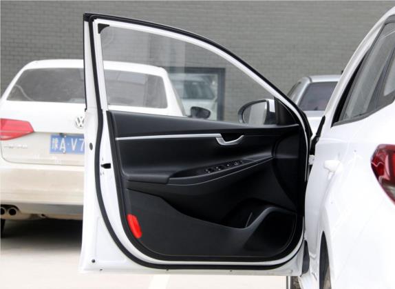 逸行 2018款 1.6L 自动逸享型 国V 车厢座椅   前门板