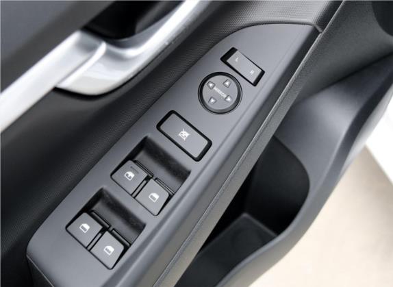 逸行 2018款 1.6L 自动逸享型 国V 车厢座椅   门窗控制