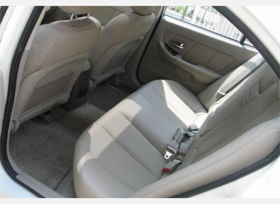 伊兰特 2004款 1.8L 手动豪华型 车厢座椅   后排空间