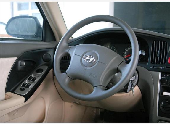 伊兰特 2005款 1.6L 手动标准型 中控类   驾驶位