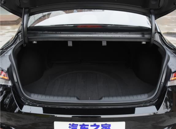 伊兰特 2021款 1.5L CVT TOP旗舰版 车厢座椅   后备厢