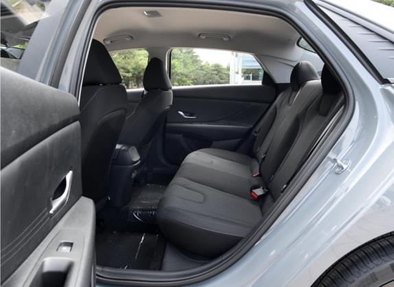 伊兰特 2021款 1.5L CVT GLS领先版 车厢座椅   后排空间