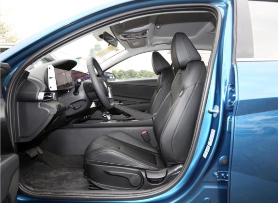 伊兰特 2021款 1.5L CVT GLX精英版 车厢座椅   前排空间
