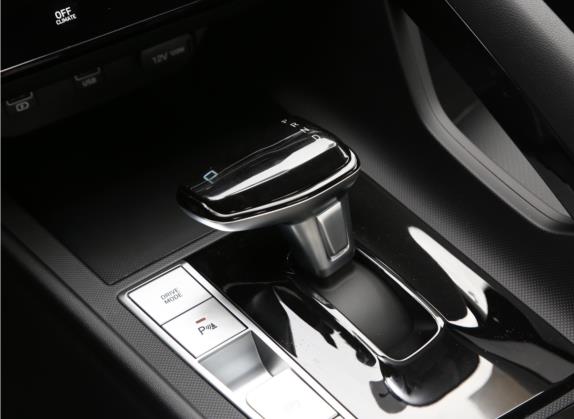 伊兰特 2021款 1.5L CVT GLX精英版 中控类   挡把
