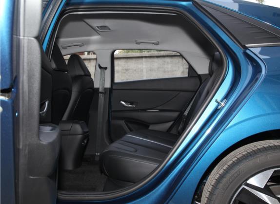 伊兰特 2021款 1.5L CVT LUX尊贵版 车厢座椅   后排空间