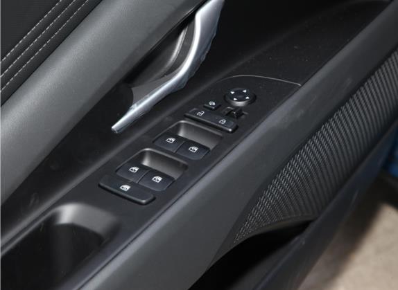 伊兰特 2021款 1.5L CVT LUX尊贵版 车厢座椅   门窗控制