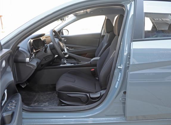 伊兰特 2022款 1.5L CVT GLS领先版 车厢座椅   前排空间