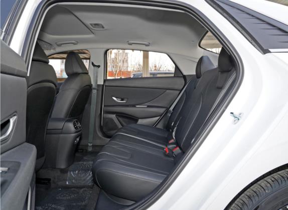 伊兰特 2022款 1.5L CVT GLX精英版 车厢座椅   后排空间