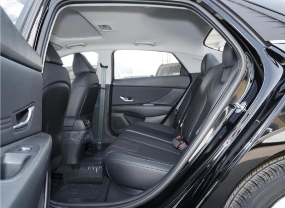 伊兰特 2022款 1.5L CVT LUX尊贵版 车厢座椅   后排空间