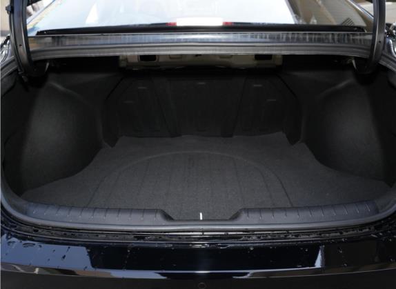 伊兰特 2022款 1.5L CVT LUX尊贵版 车厢座椅   后备厢