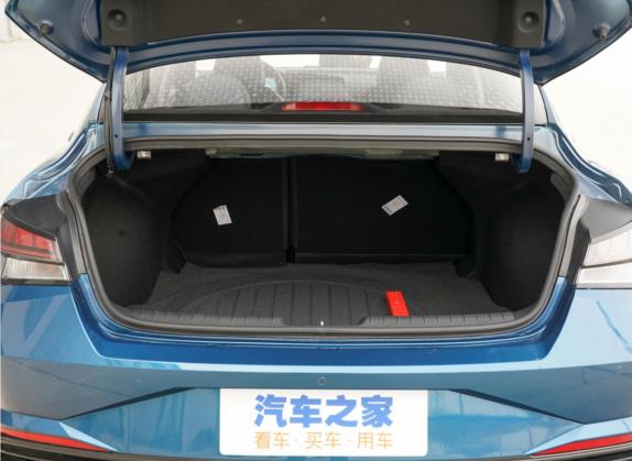 伊兰特 2022款 1.5L CVT TOP旗舰版 车厢座椅   后备厢