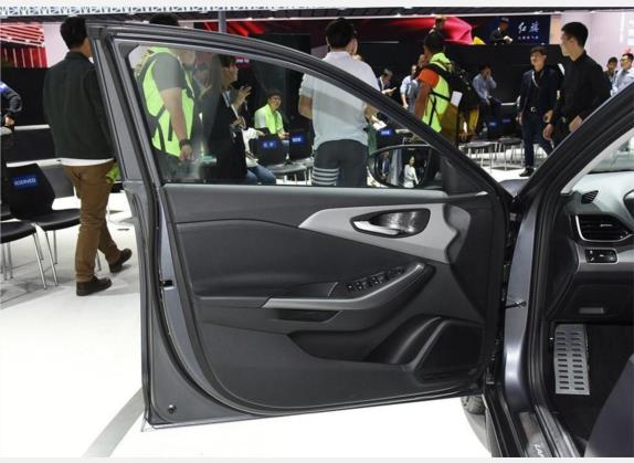 菲斯塔纯电动 2020款 DLX悦享版 车厢座椅   前门板