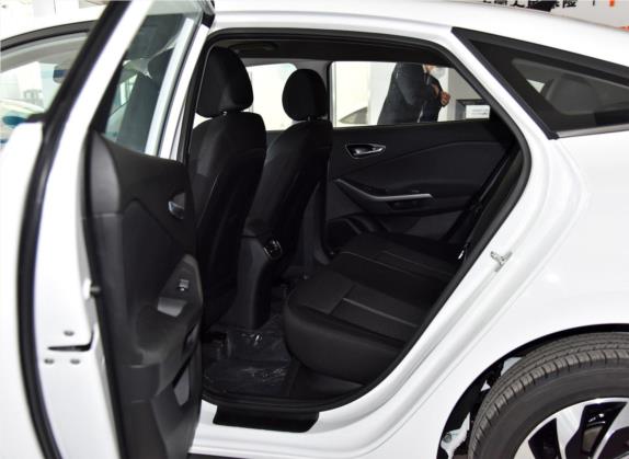 菲斯塔纯电动 2020款 GLS畅行版 车厢座椅   后排空间