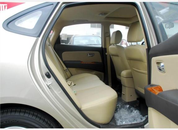 悦动 2010款 1.6L AT GLS 车厢座椅   后排空间