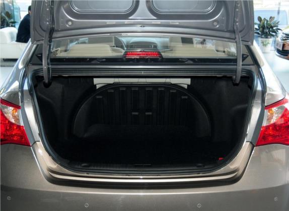 悦动 2011款 1.6L 自动舒适型 车厢座椅   后备厢
