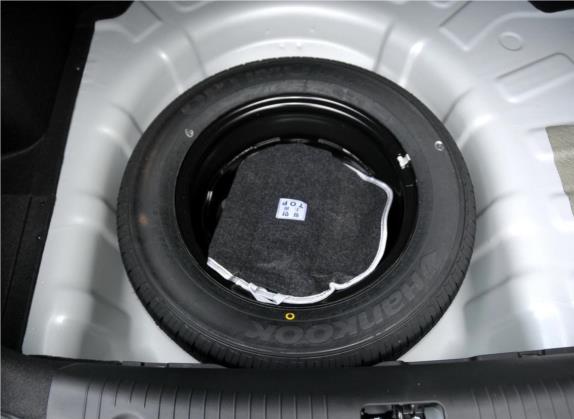 悦动 2011款 1.6L 自动豪华型 其他细节类   备胎