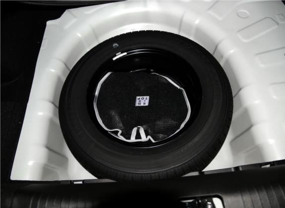 悦动 2015款 1.6L 自动豪华型 其他细节类   备胎
