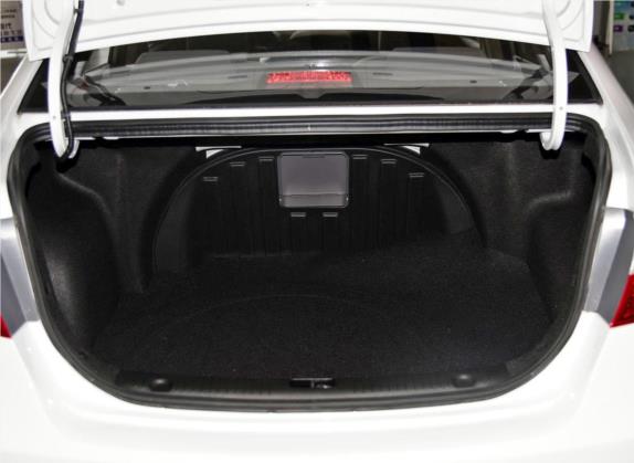 悦动 2015款 1.6L 自动豪华型 车厢座椅   后备厢