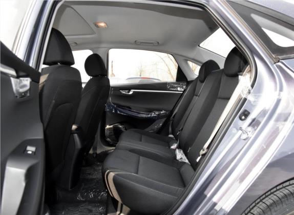 悦动 2017款 1.6L 自动悦值版GLS 车厢座椅   后排空间