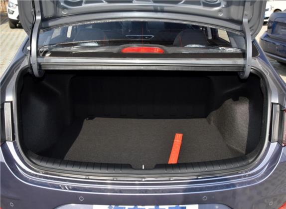 悦动 2017款 1.6L 自动悦值版GLS 车厢座椅   后备厢
