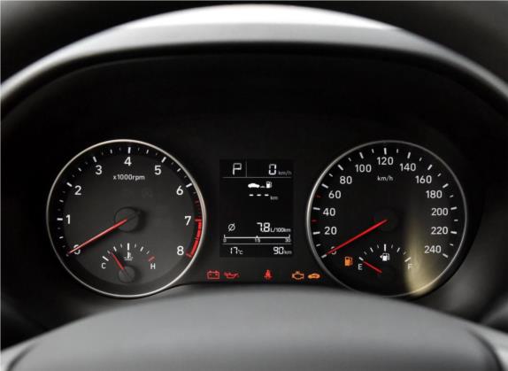 悦动 2017款 1.6L 自动悦值版GLS 中控类   仪表盘