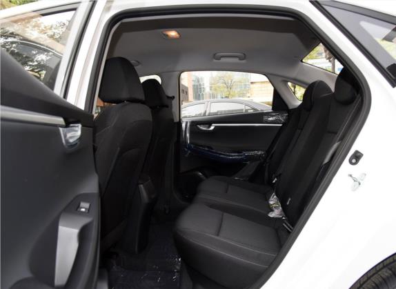 悦动 2017款 1.6L 手动悦目版GL 车厢座椅   后排空间