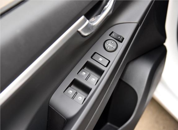 悦动 2017款 1.6L 手动悦目版GL 车厢座椅   门窗控制