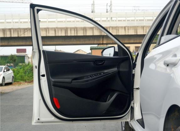 悦动 2018款 1.6L 自动悦目版GL 国V 车厢座椅   前门板