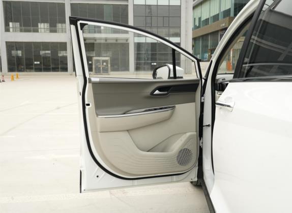 库斯途 2021款 380TGDi 豪华版 DLX 车厢座椅   前门板