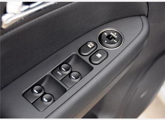 北京现代i30 2009款 1.6L 自动豪享型 车厢座椅   门窗控制