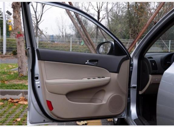 北京现代i30 2009款 2.0L 手动尊享型 车厢座椅   前门板