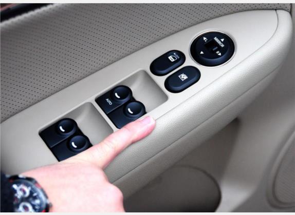 北京现代i30 2009款 2.0L 手动尊享型 车厢座椅   门窗控制