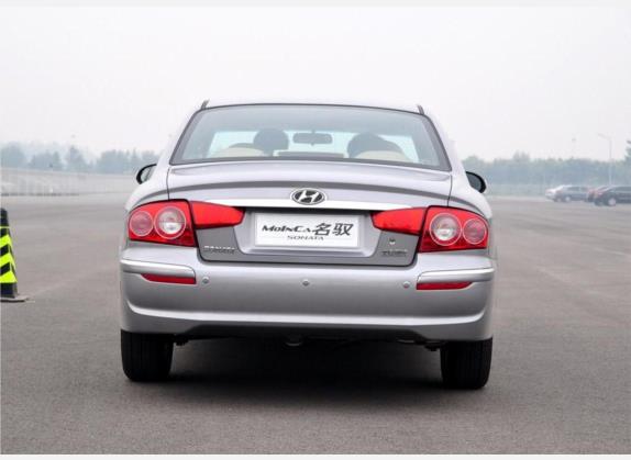 名驭 2009款 2.0L 自动导航版GL 外观   正后