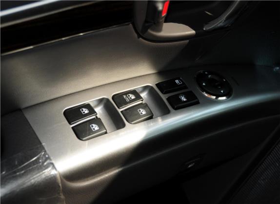 胜达经典 2011款 2.4 豪华版 五座两驱 车厢座椅   门窗控制