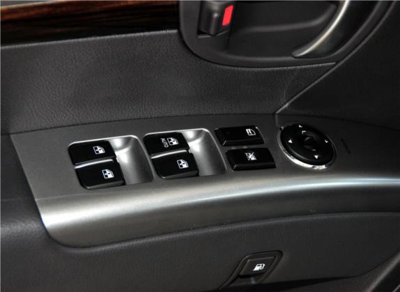胜达经典 2011款 2.4 舒适版 七座两驱 车厢座椅   门窗控制