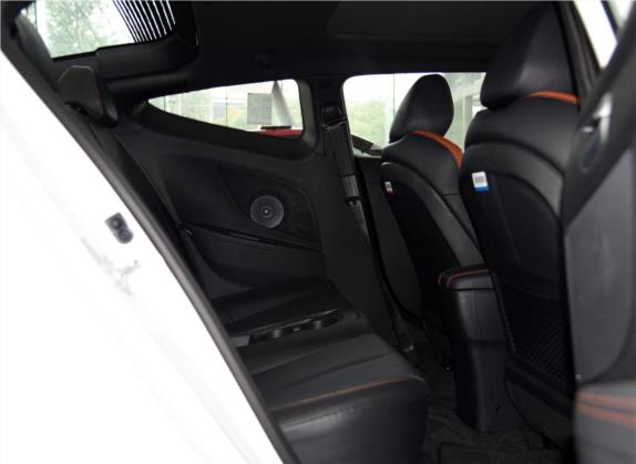 Veloster飞思 2015款 1.6T 自动豪华版 车厢座椅   后排空间