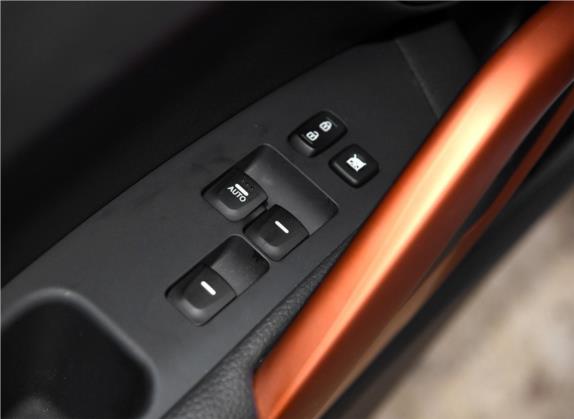 Veloster飞思 2015款 1.6T 自动旗舰版 车厢座椅   门窗控制