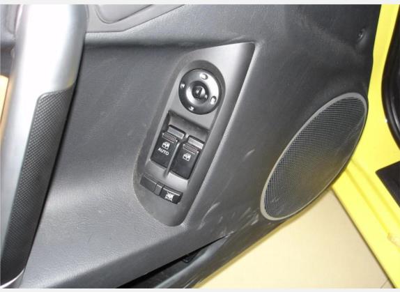 酷派 2004款 FX 2.7 车厢座椅   门窗控制