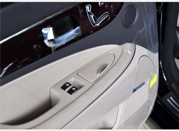 雅科仕 2009款 3.8豪华版 车厢座椅   门窗控制