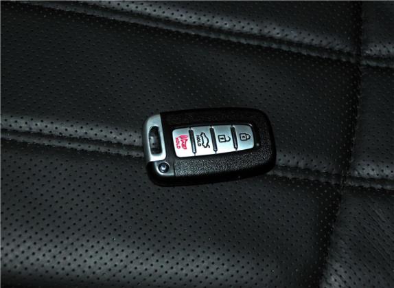 雅科仕 2012款 5.0 GDi加长旗舰版 其他细节类   钥匙