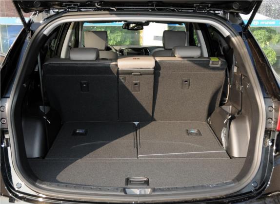 胜达(进口) 2013款 3.0L 四驱旗舰版 7座 欧IV 车厢座椅   后备厢