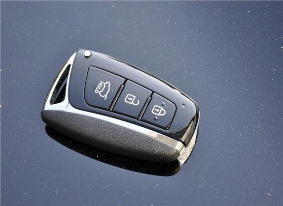 胜达(进口) 2013款 3.0L 四驱豪华版 7座 欧IV 其他细节类   钥匙