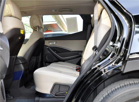 胜达(进口) 2013款 3.0L 四驱豪华版 7座 欧IV 车厢座椅   后排空间