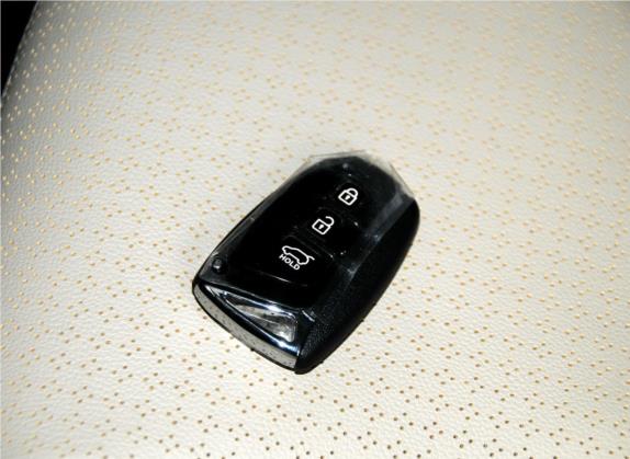 胜达(进口) 2013款 3.0L 四驱尊享版 7座 欧IV 其他细节类   钥匙
